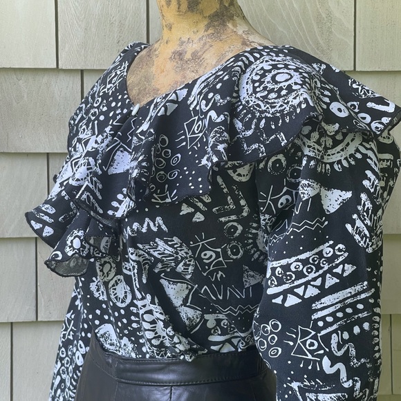 Statement blouse Graffiti Linen 🏴 - Picture 12 of 14